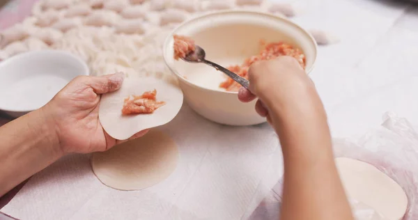 Maken Van Vlees Dumplings Thuis — Stockfoto