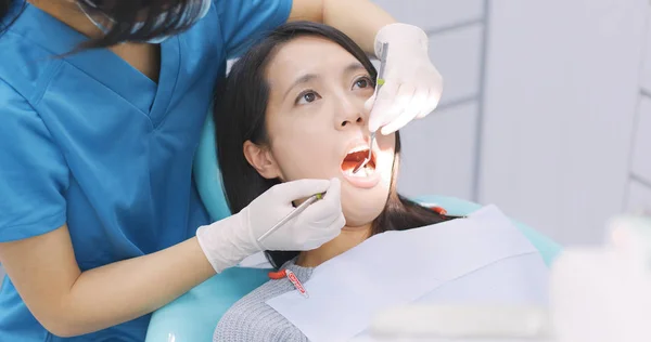 Woman Checking Her Teeth Dental Office — Stock Photo, Image