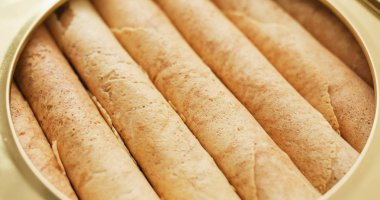 Gözleme Çin böreği teneke kutu içinde 