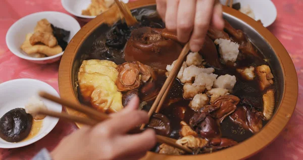 Čínská Kuchyně Poon Choi Jíst Doma — Stock fotografie