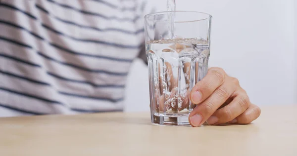 Man Pour Water Glass — Stock Photo, Image