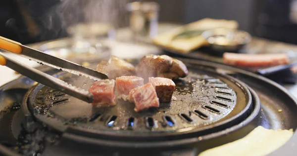 Barbecue Coreano Nel Ristorante Vicino — Foto Stock