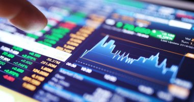 Borsa grafik ve dijital tablet üzerinde gösterilen bilgileri 
