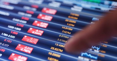 Parmak dokunmatik borsa grafik ile dijital tablet bilgisayarda