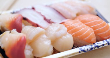 Suşi yakın götürün 