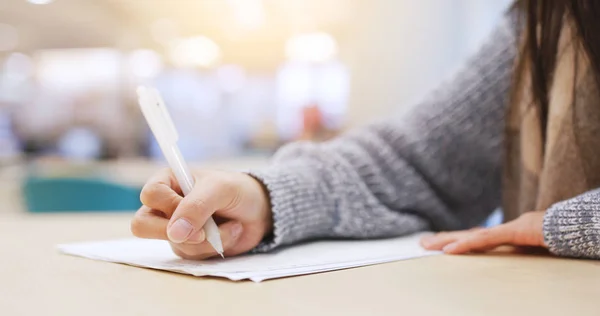 Estudante Tomando Nota Papel — Fotografia de Stock