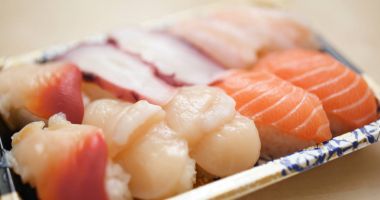 Suşi yakın götürün 