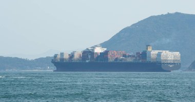 Kargo gemisiyle Deniz Manzaralı