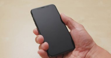 Hong Kong, Hong Kong - 01 Mart 2018: Iphonex tutan el 