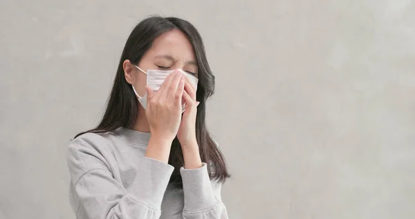Mulher Usando Máscara Facial Fro Proteção — Fotografia de Stock