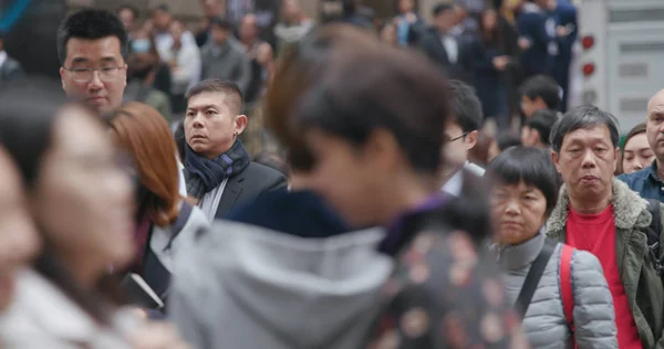 Central Hong Kong Fevereiro 2018 Pessoas Andando Rua Cidade — Fotografia de Stock