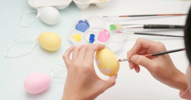 Çizim Paskalya yortusu yumurta üzerinde kapat