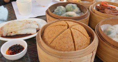 Çin dim sum restoranda yemek 