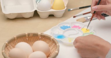 Yumurta Paskalya tatili evde için boyama 