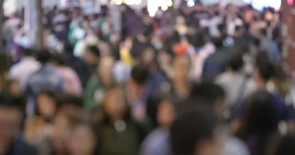 Vue Floue Des Gens Marchant Dans Rue — Photo