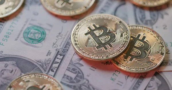 Bitcoins Billetes Usd Cierran — Foto de Stock