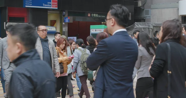Central Hong Kong Febrero 2018 Multitud Personas Caminando Por Calle — Foto de Stock