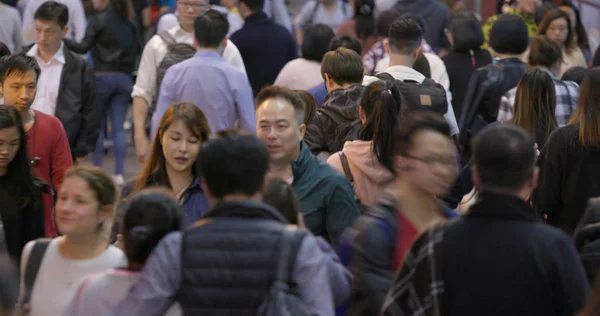 Causeway Bay Hongkong 2018 Március Zsúfolt Ember Sétál Utcán Éjszaka — Stock Fotó