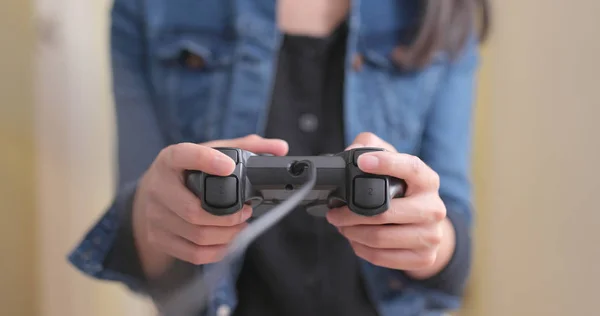 Woman Playing Game Console — Stock Photo, Image