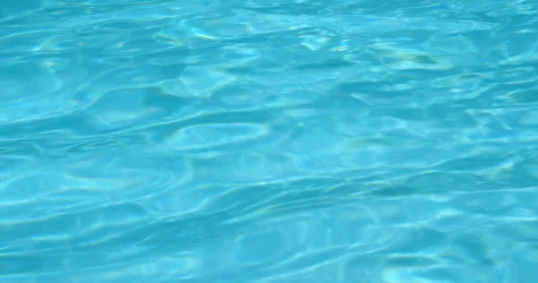 Piscina ola de agua en color azul —  Fotos de Stock