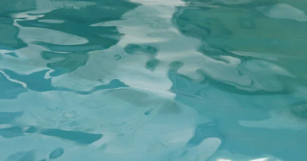 Piscina ola de agua en color azul — Foto de Stock