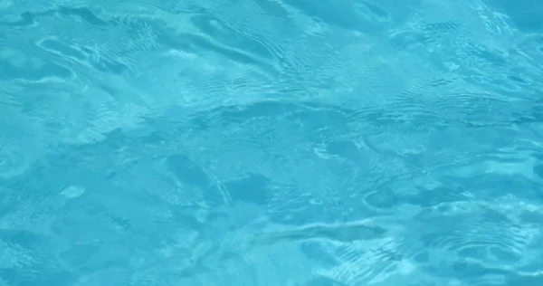 Piscina ola de agua en azul —  Fotos de Stock