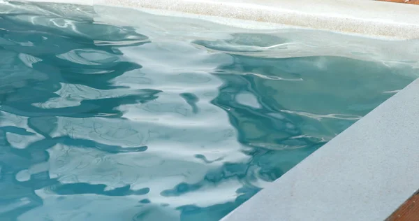 スイミングプールの水波のテクスチャ — ストック写真