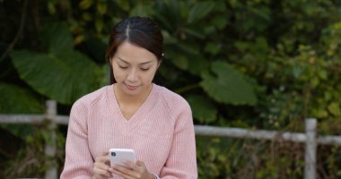 Kırsal kesimde kadın cep telefonu kullanımı 