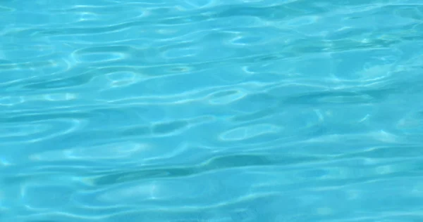 Бассейн волна воды голубого цвета — стоковое фото