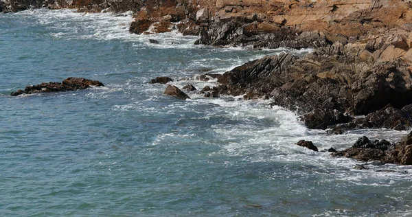 Sea wave on the rock — Stock Photo, Image