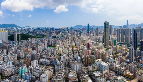 2019年9月10日 香港市上空をドローンが飛ぶ — ストック写真