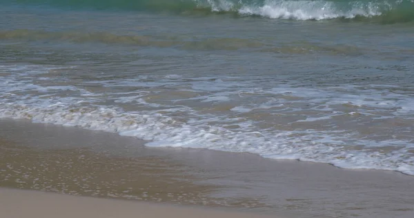 熱帯の海と砂浜 — ストック写真