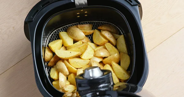 Fritteuse Grillt Kartoffeln Hause — Stockfoto