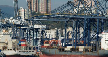 Kwai Tsing, Hong Kong - 29 Kasım 2019: Kwai Tsing Konteynır Terminali