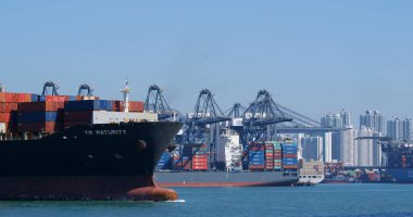 Kwai Tsing, Hong Kong - 29 Kasım 2019 Kwai Tsing Konteynır Terminalleri