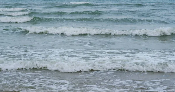 Turquiose Κύματα Στη Θάλασσα Στην Παραλία — Φωτογραφία Αρχείου