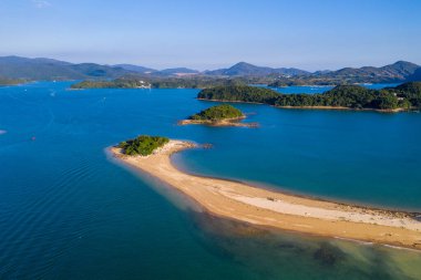 Dokuzuncu grup dağ manzarası adası