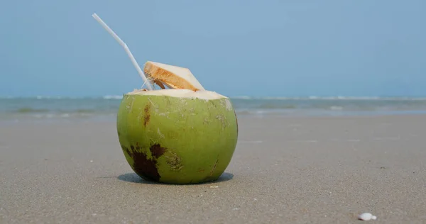 Jus Coco Frais Sur Plage — Photo