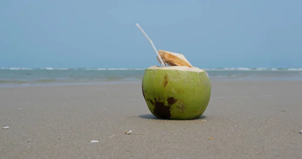 Jus Coco Frais Sur Plage — Photo