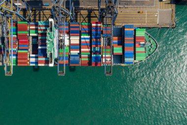 Kwai Tsing, Hong Kong 27 Kasım 2019: Hong Kong kargo terminalinin üst görüntüsü
