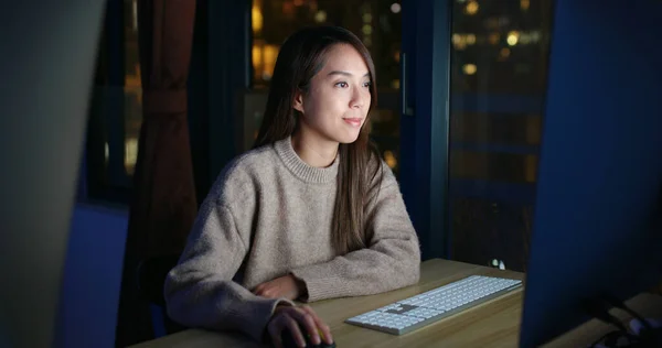 Vrouwen Werken Nachts Computer — Stockfoto