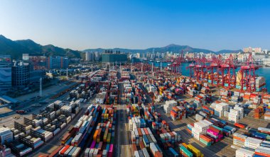 Kwai Tsing, Hong Kong 21 Şubat 2020: Hong Kong konteynır limanı