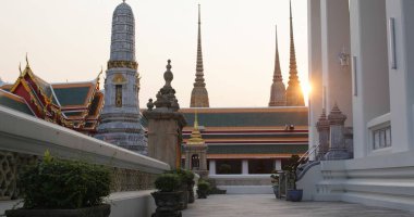 Bangkok, Tayland, 30 Mart 2020: Tayland 'daki Büyük Saray' da güneş ışığı