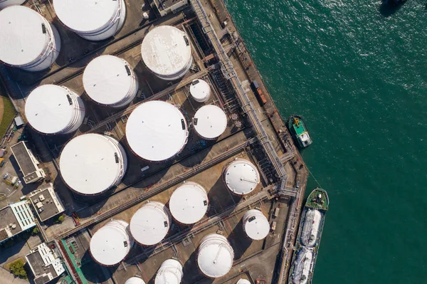Tsing Yi, Hong Kong 04 Aralık 2019: Top view Petrol Tankı
