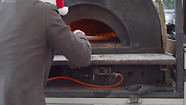 Cuisson Pizza Dans Four Sur Marché Nouvel — Video