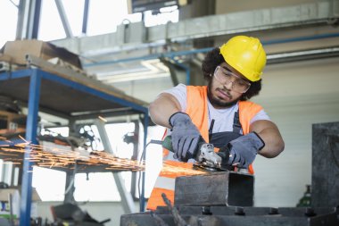 İşçi kesme metal sanayi 