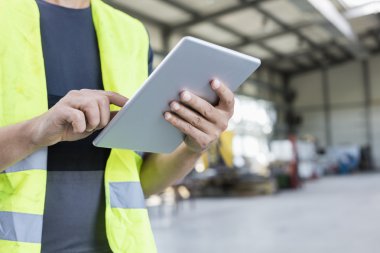 metal sektöründe işçi 