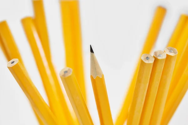 Groupe de crayons jaunes — Photo