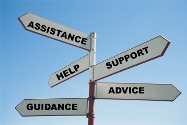 Mavi gökyüzünün karşı tabelasını