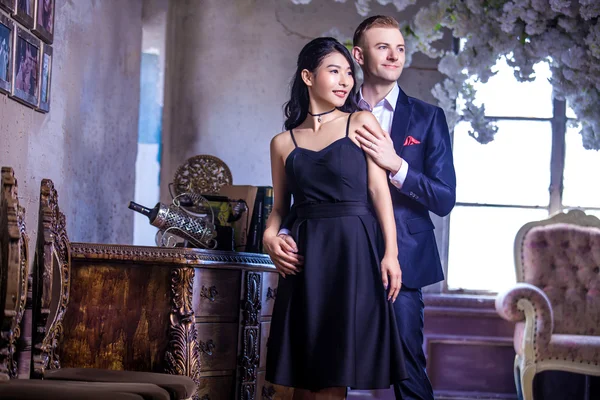 Thoughtful elegant couple — Stock fotografie